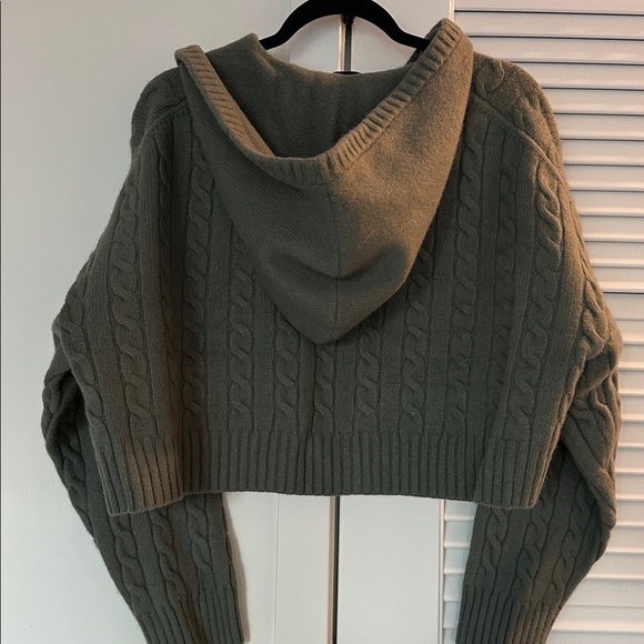 Aritizia Sunday Best Cropped Zipup - Picture 3 of 3